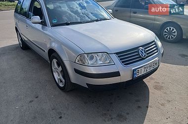 Універсал Volkswagen Passat 2003 в Гадячі