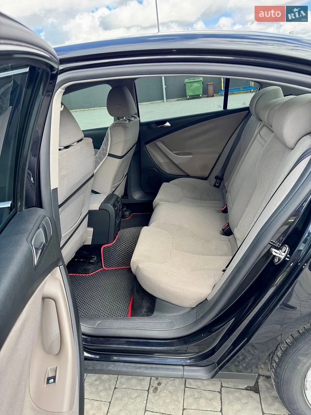 2010 Volkswagen Passat - мініатюра 11