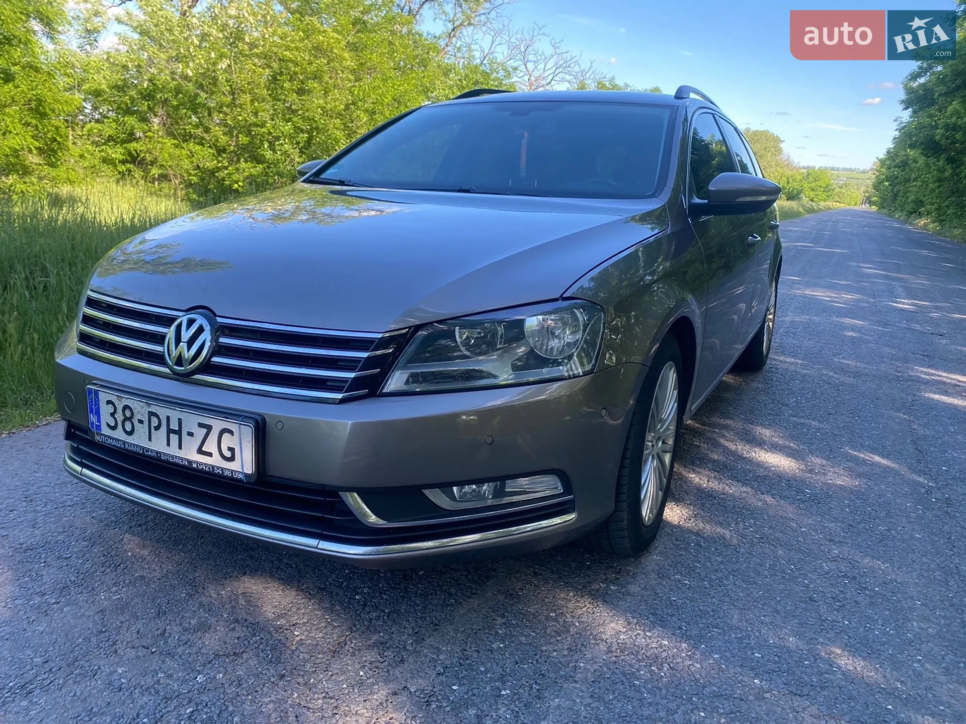 2012 Volkswagen Passat - мініатюра 2