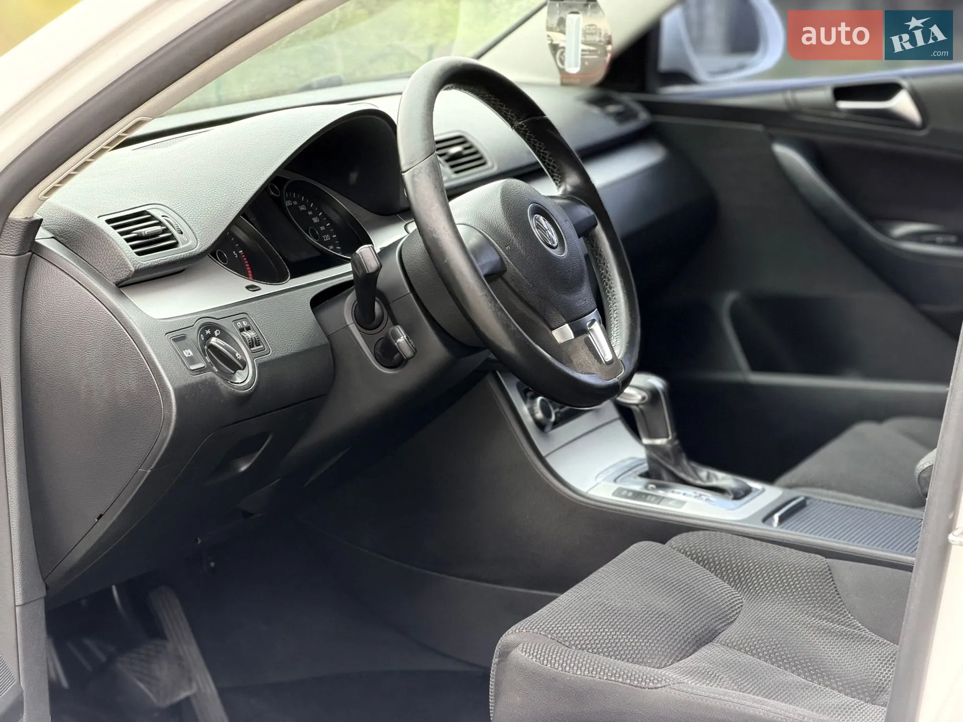 2010 Volkswagen Passat - мініатюра 34