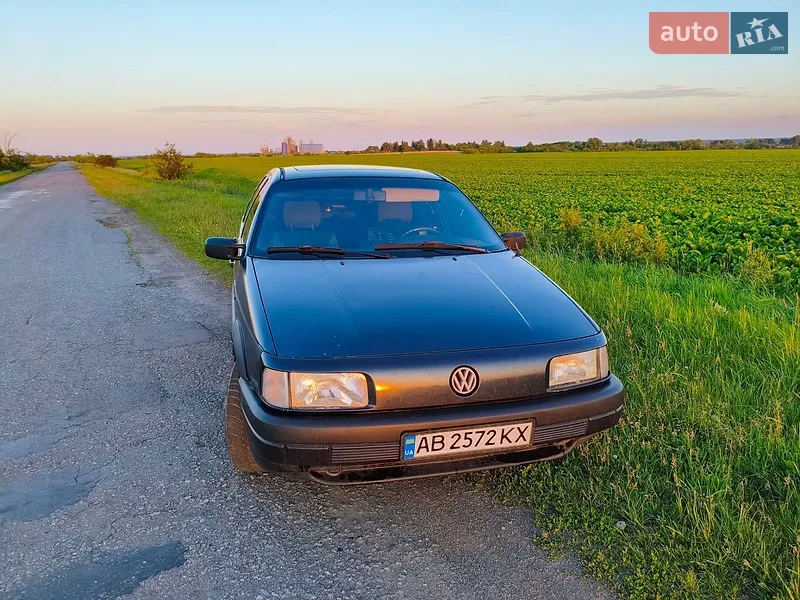 Volkswagen Passat 1992 VIN WVWZZZ31ZNE056924 фото оголошення 20 з 51
