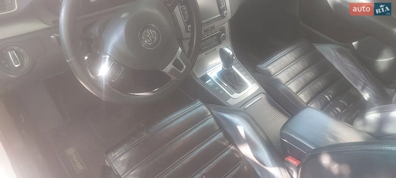 2010 Volkswagen Passat - мініатюра 12