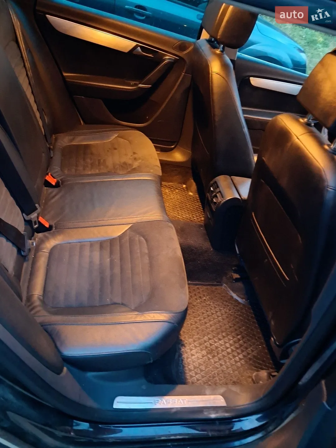 2010 Volkswagen Passat - мініатюра 21