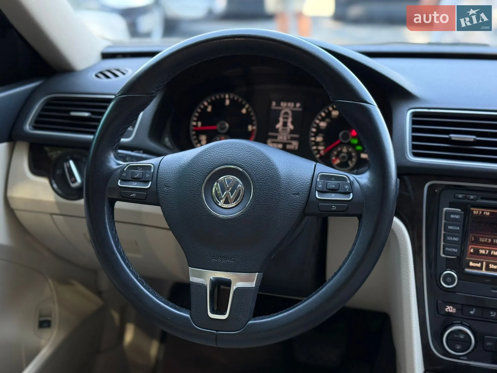 2014 Volkswagen Passat - мініатюра 41