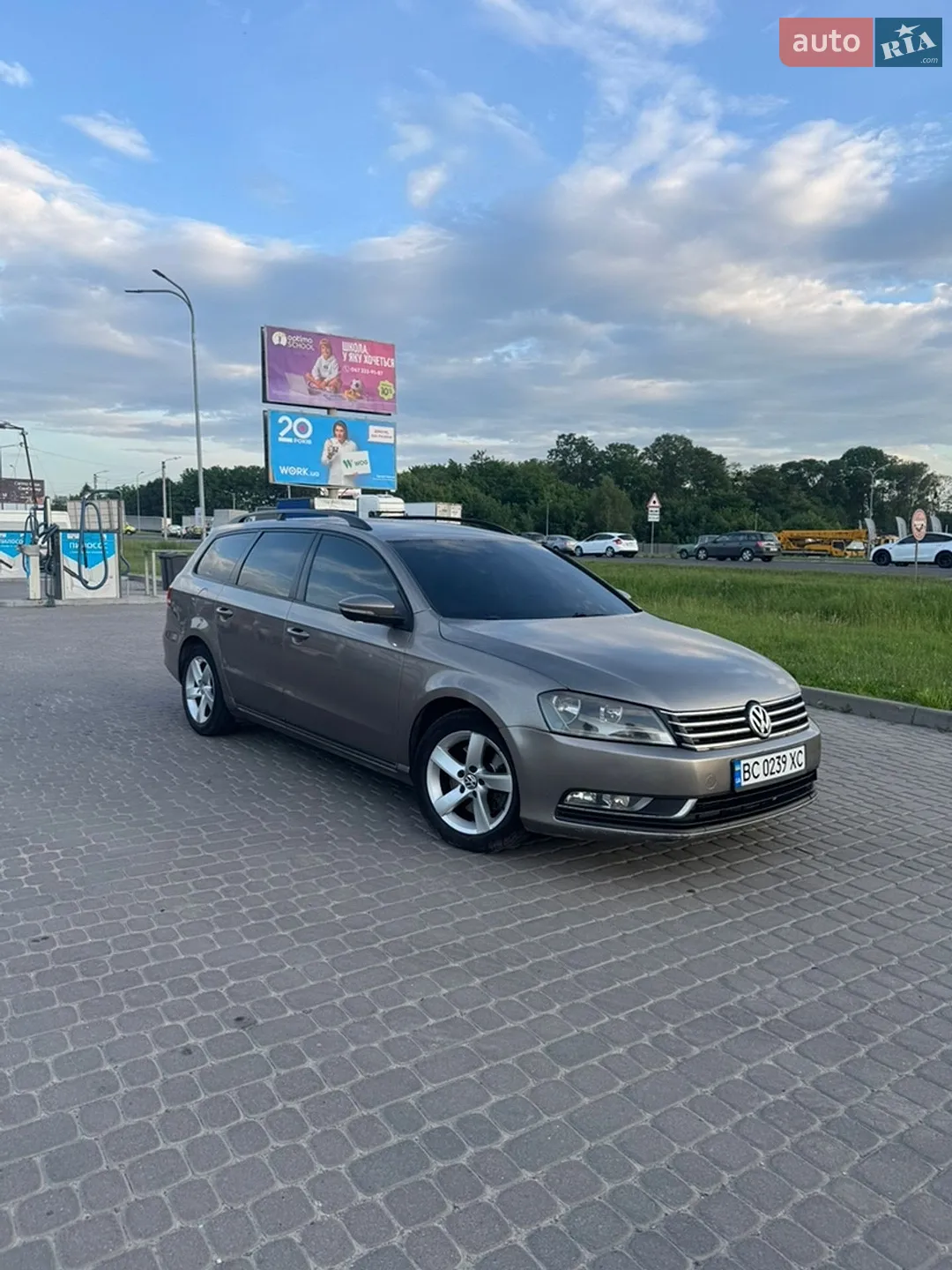 2011 Volkswagen Passat - фото 1
