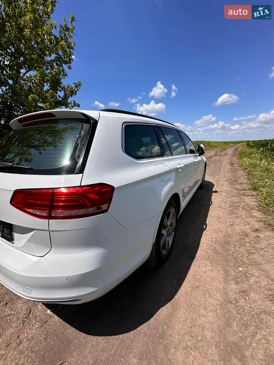 Volkswagen Passat 2019 VIN WVWZZZ3CZKE202281 фото оголошення 9 з 13