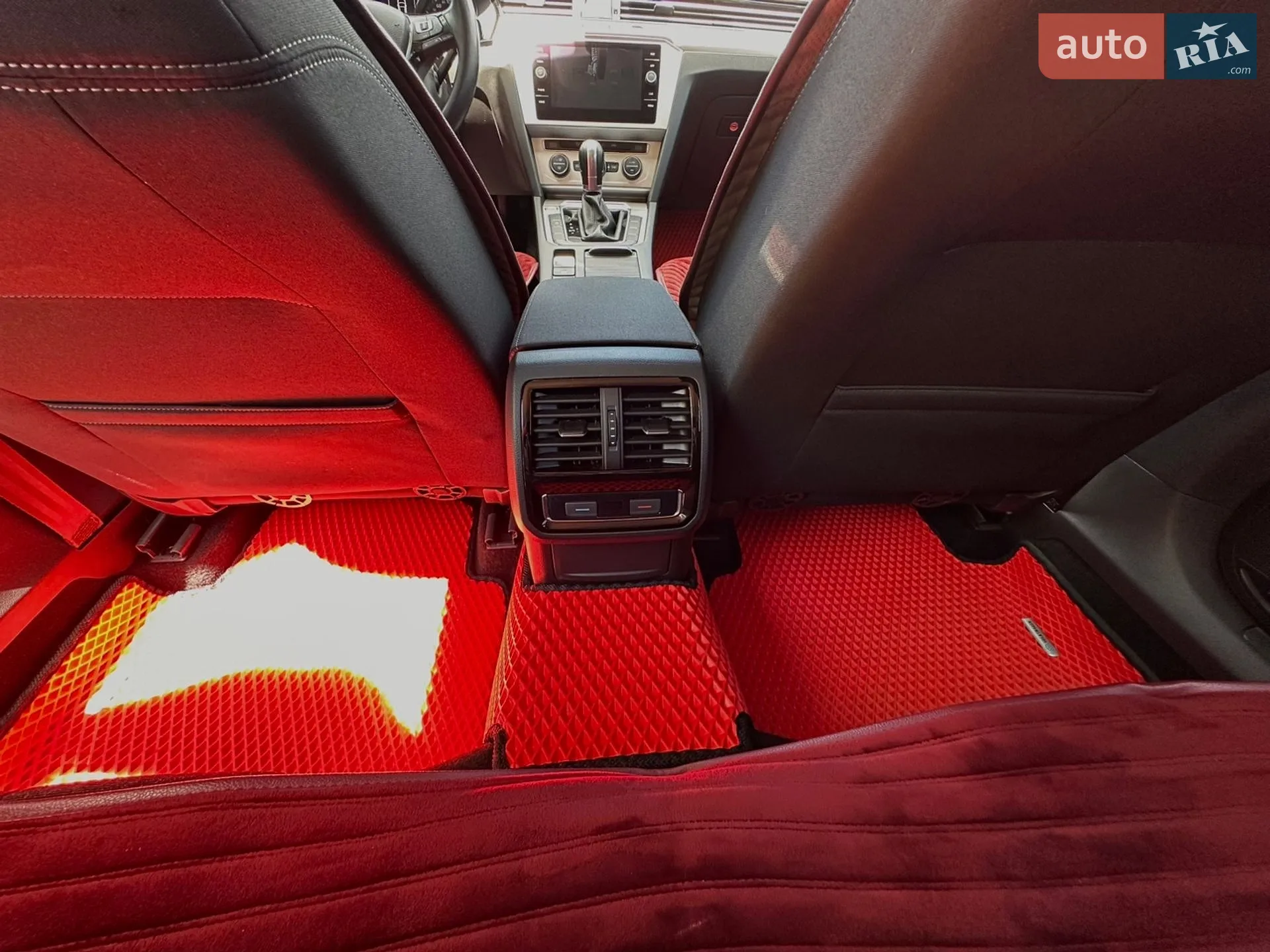 Volkswagen Passat 2019 VIN WVWZZZ3CZKE202281 фото оголошення 13 з 13