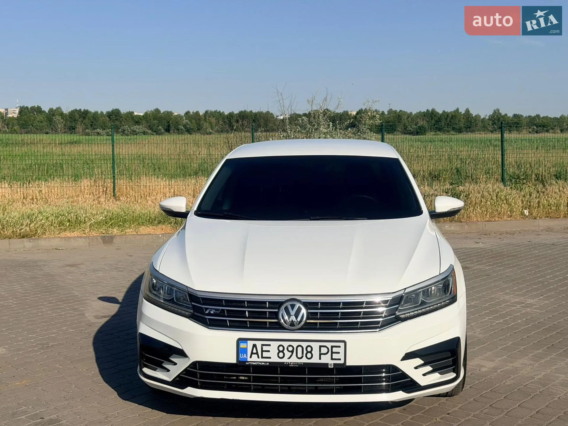 2017 Volkswagen Passat - фото 1