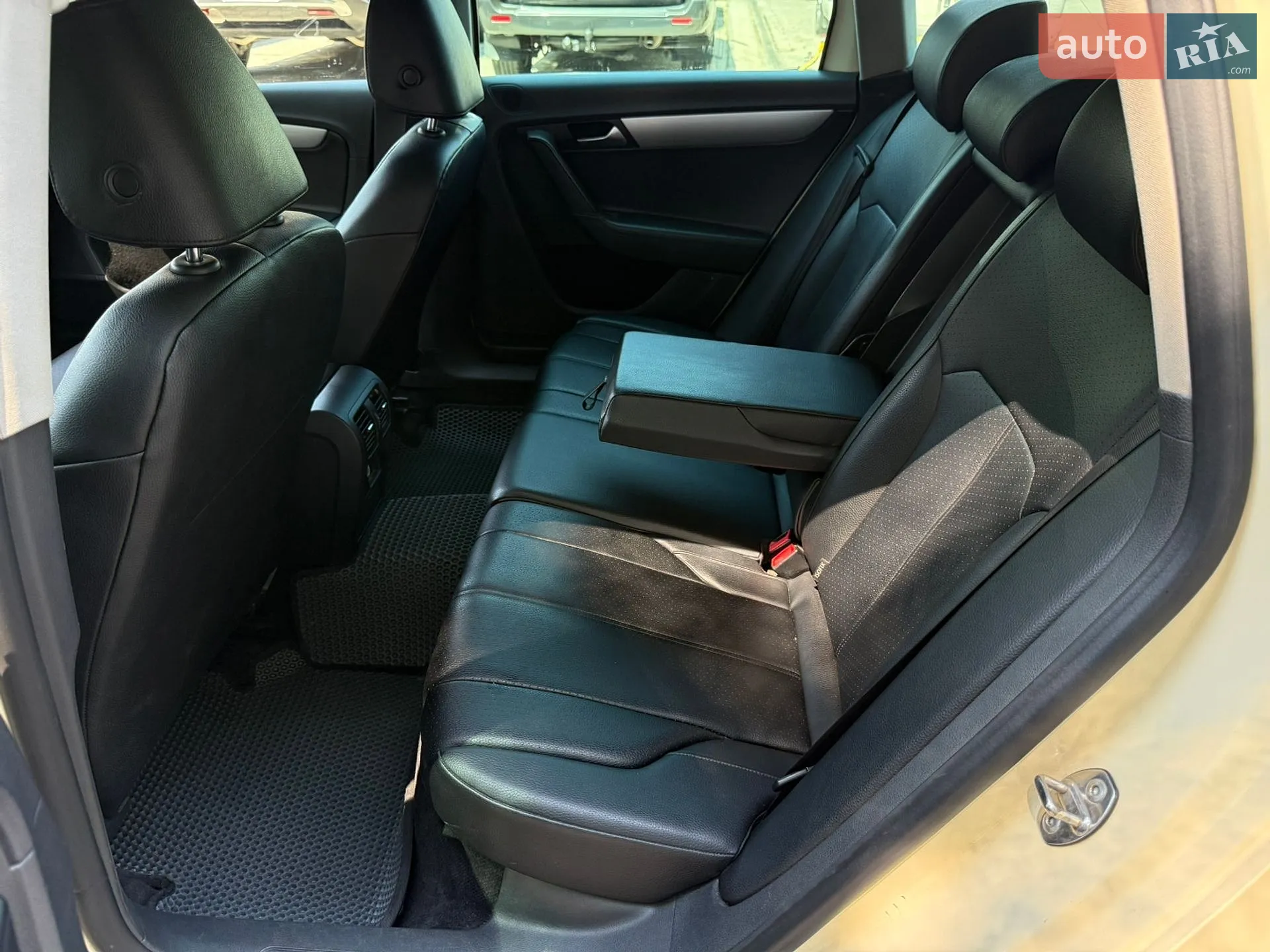 2014 Volkswagen Passat - мініатюра 32