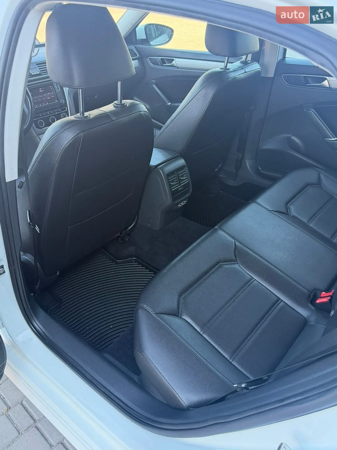 2019 Volkswagen Passat - мініатюра 14