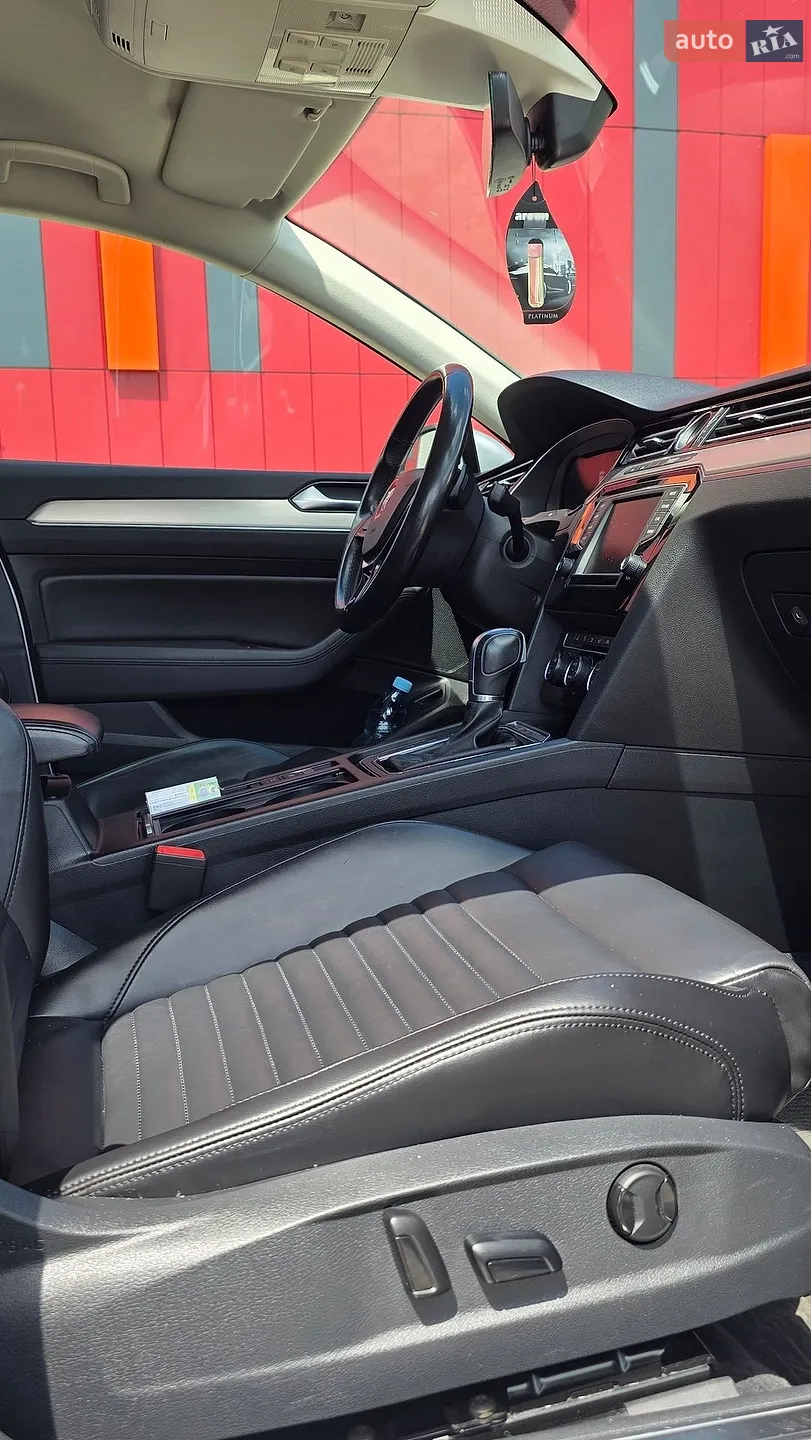 2017 Volkswagen Passat - мініатюра 17