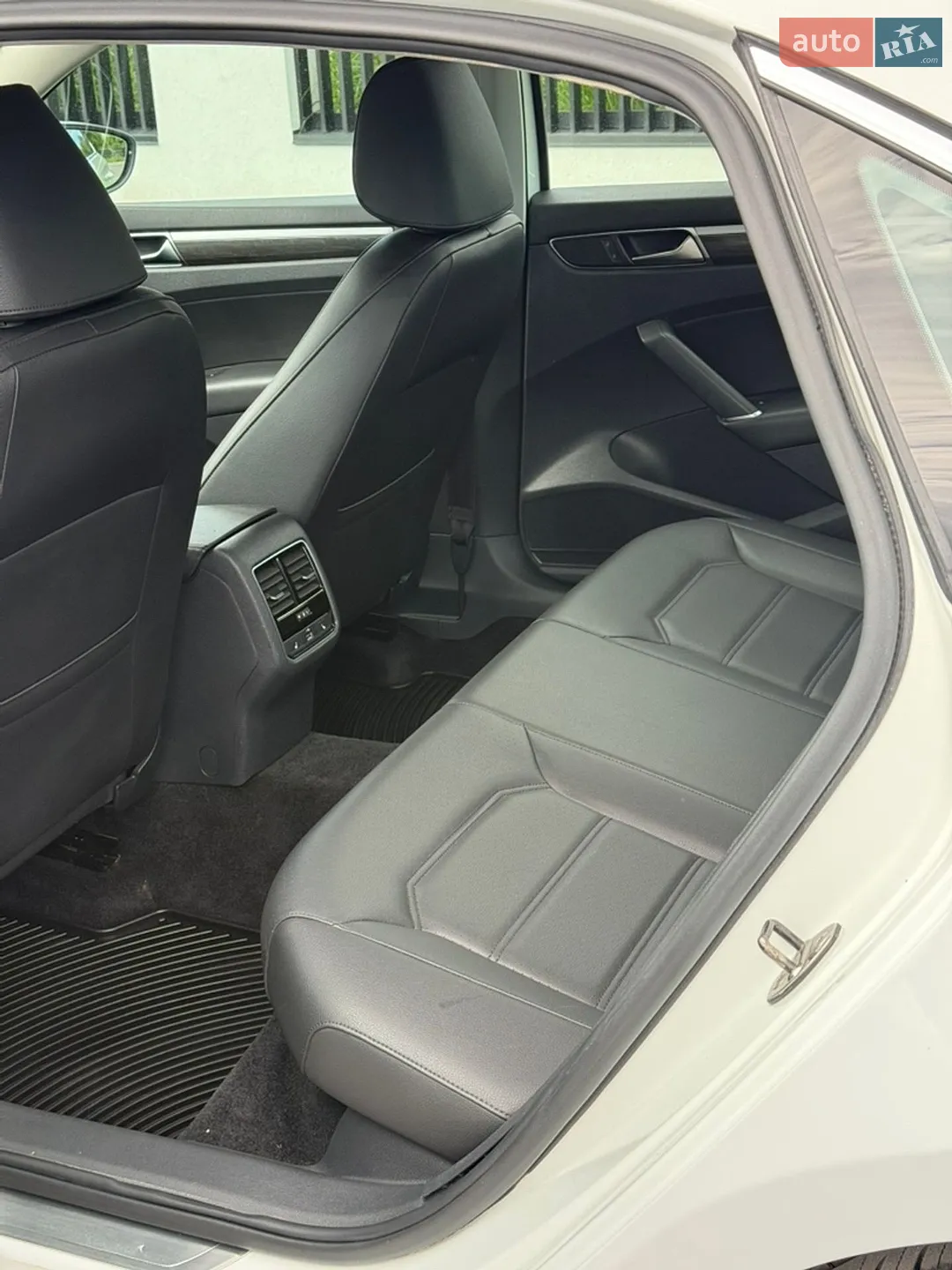 2016 Volkswagen Passat - мініатюра 28