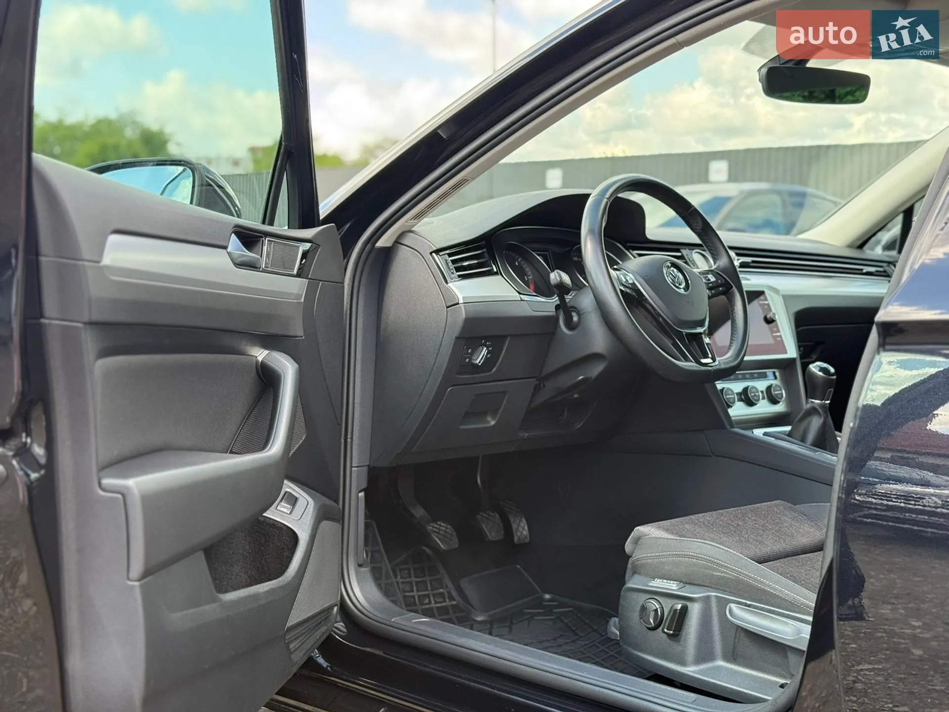 2019 Volkswagen Passat - мініатюра 18