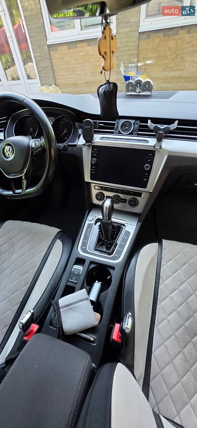2017 Volkswagen Passat - мініатюра 11