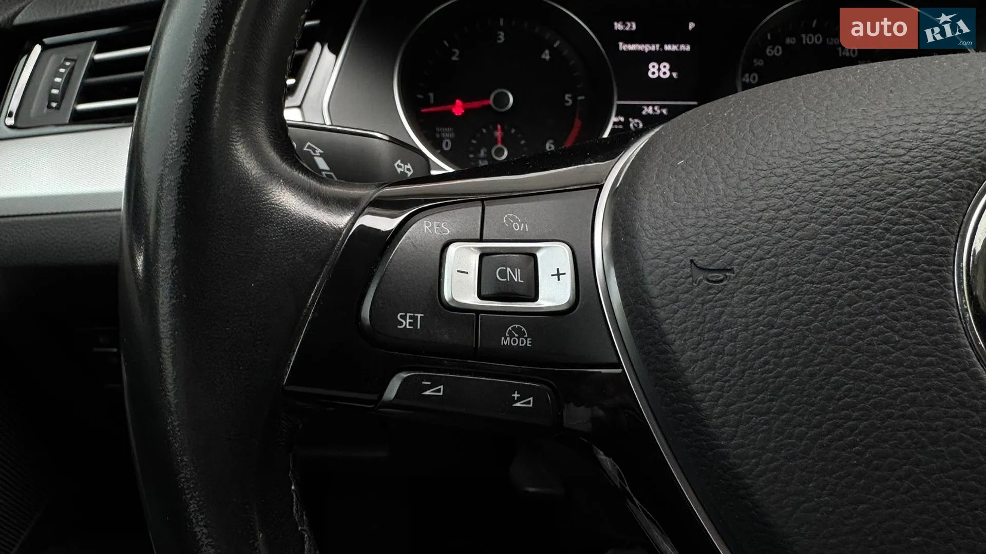 2016 Volkswagen Passat - мініатюра 16