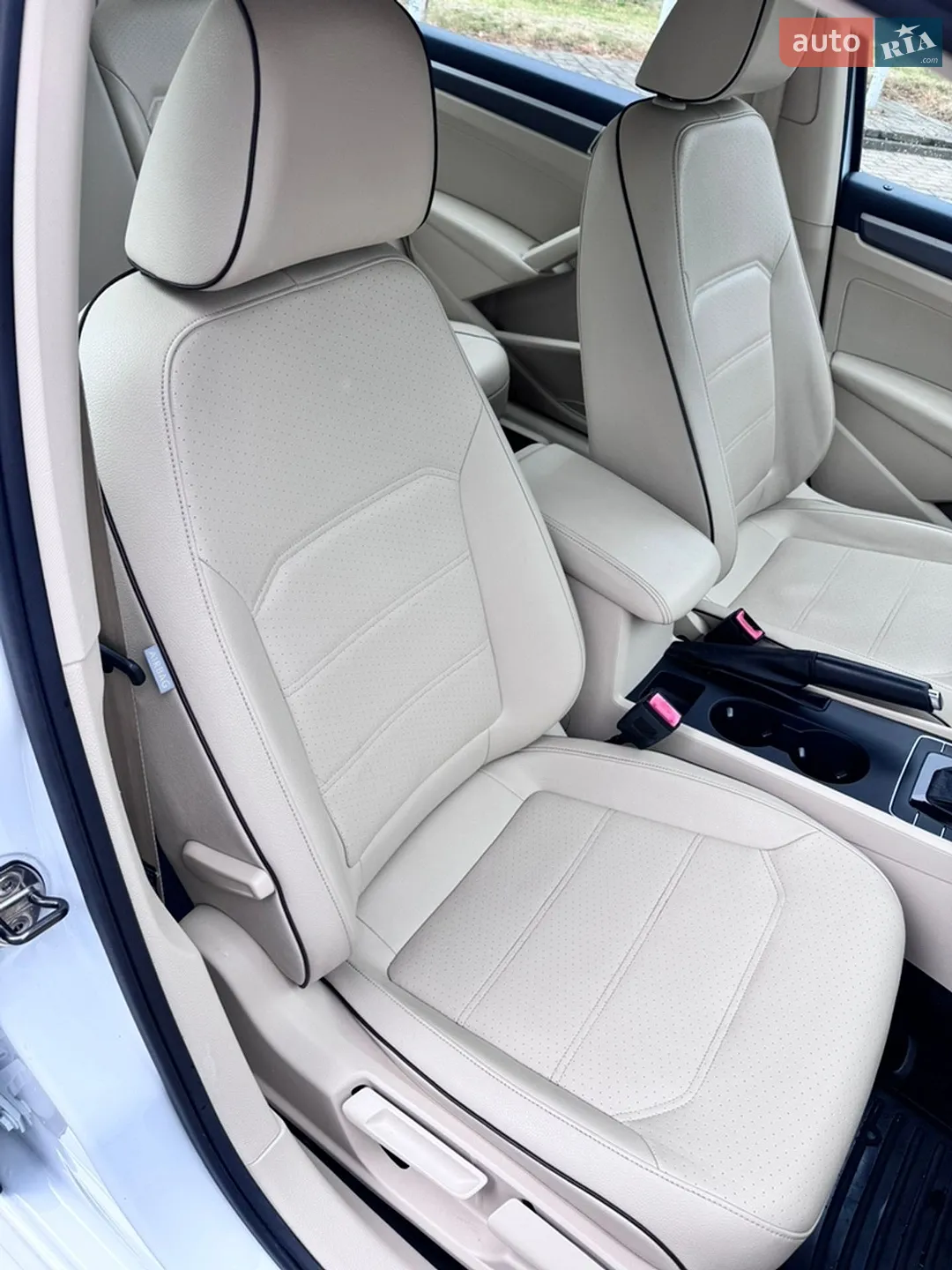 2016 Volkswagen Passat - мініатюра 18