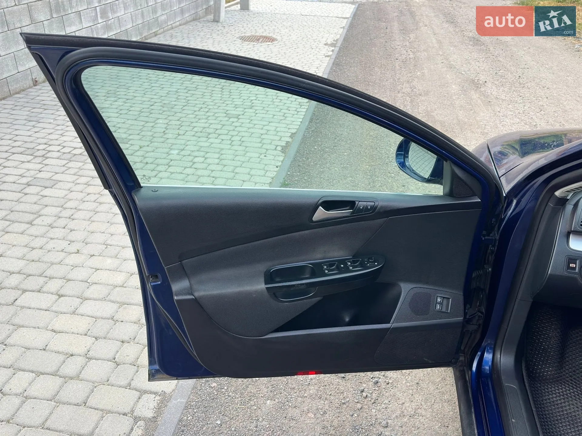 2010 Volkswagen Passat - мініатюра 9