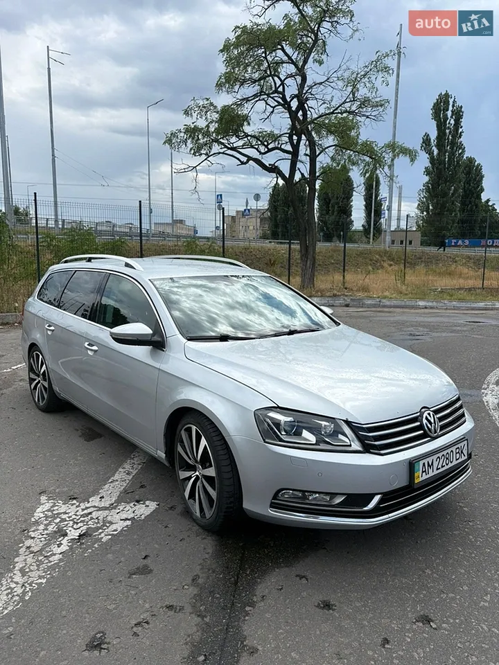2010 Volkswagen Passat - мініатюра 16