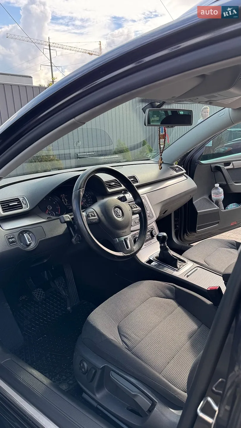 2011 Volkswagen Passat - мініатюра 9