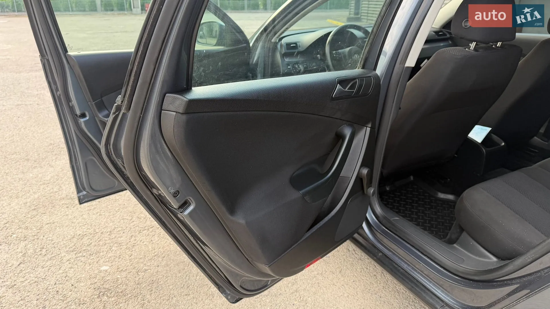 2010 Volkswagen Passat - мініатюра 24