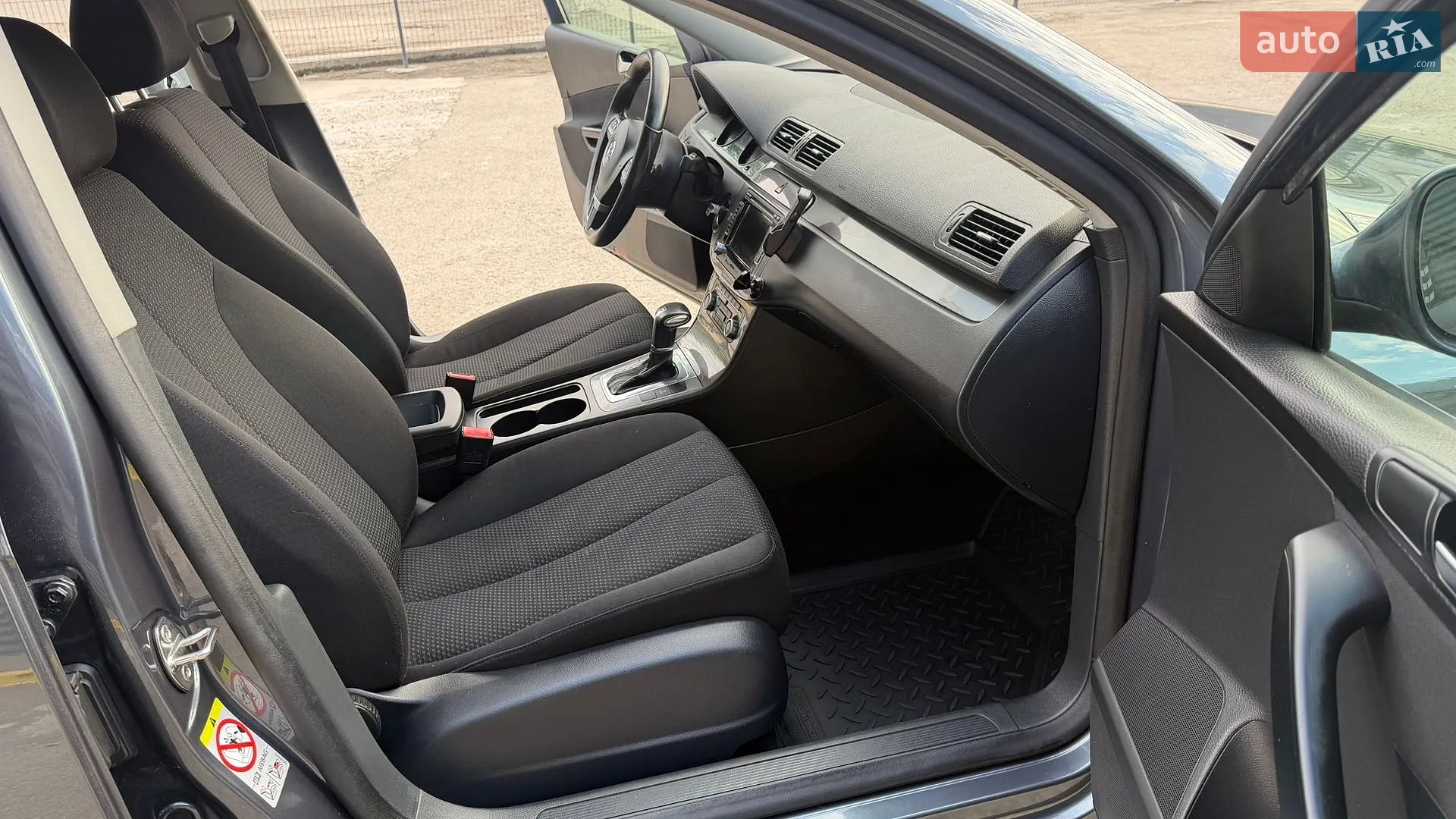 2010 Volkswagen Passat - мініатюра 25