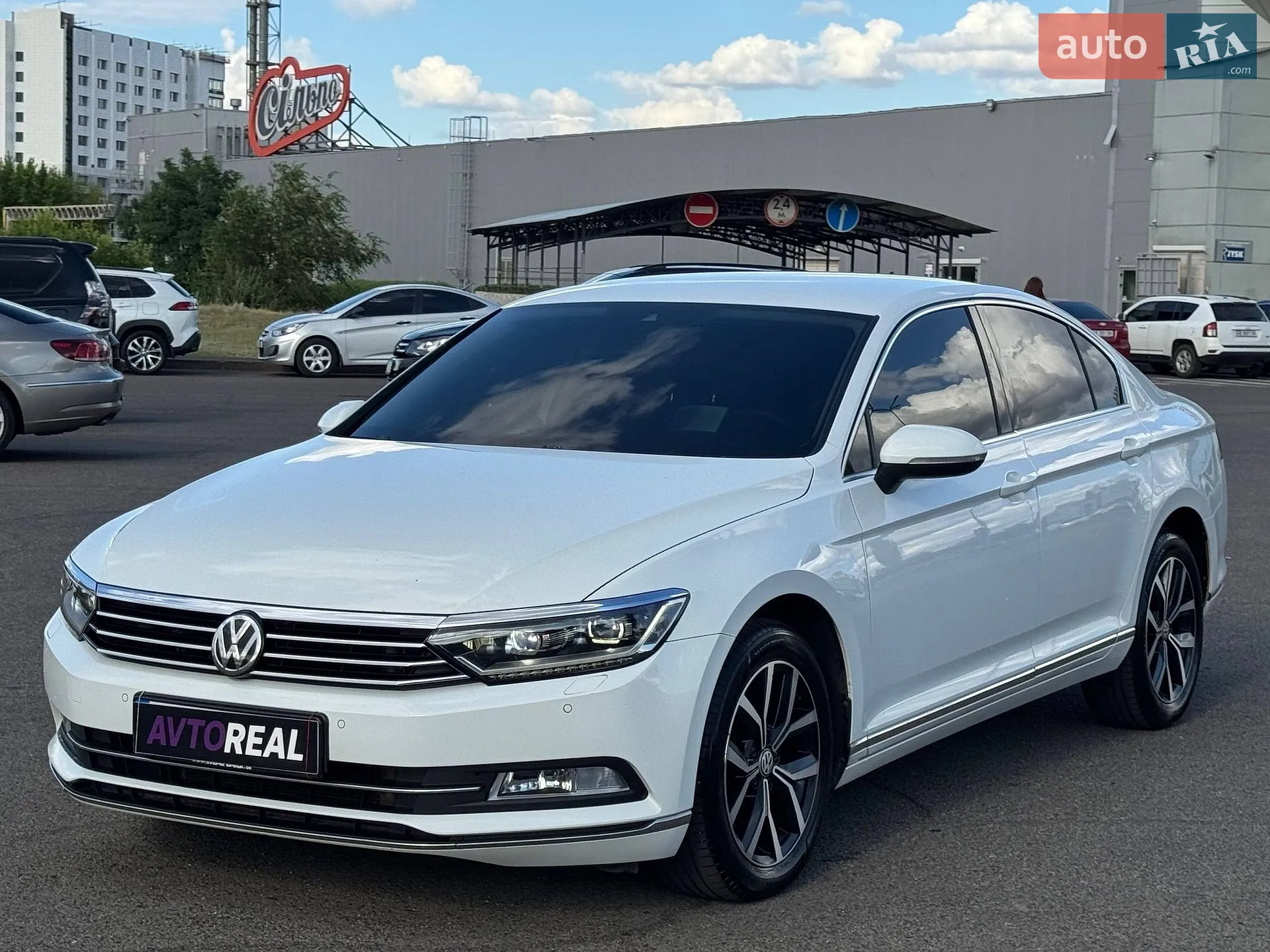 2017 Volkswagen Passat - мініатюра 2