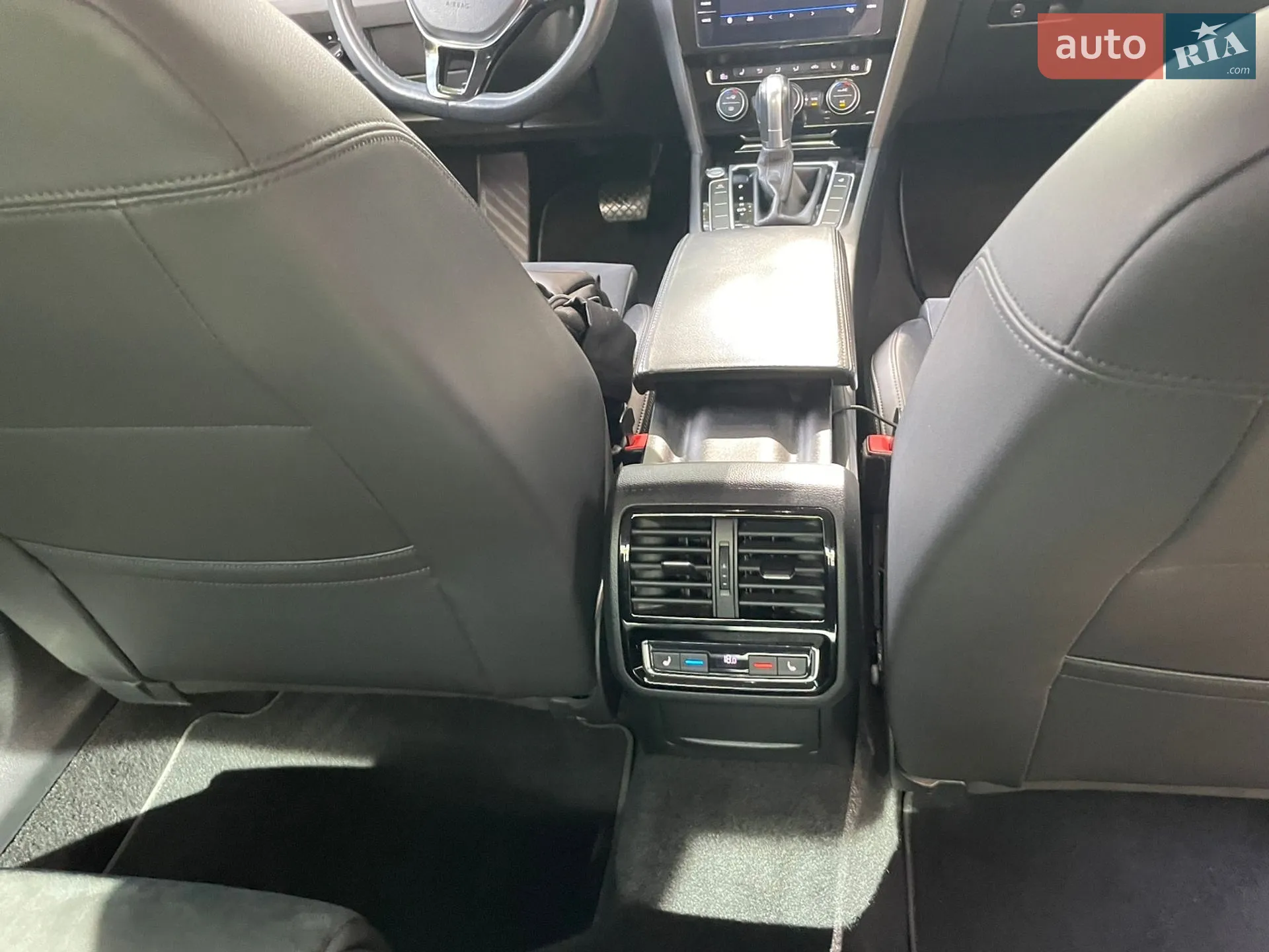 2019 Volkswagen Passat - мініатюра 12