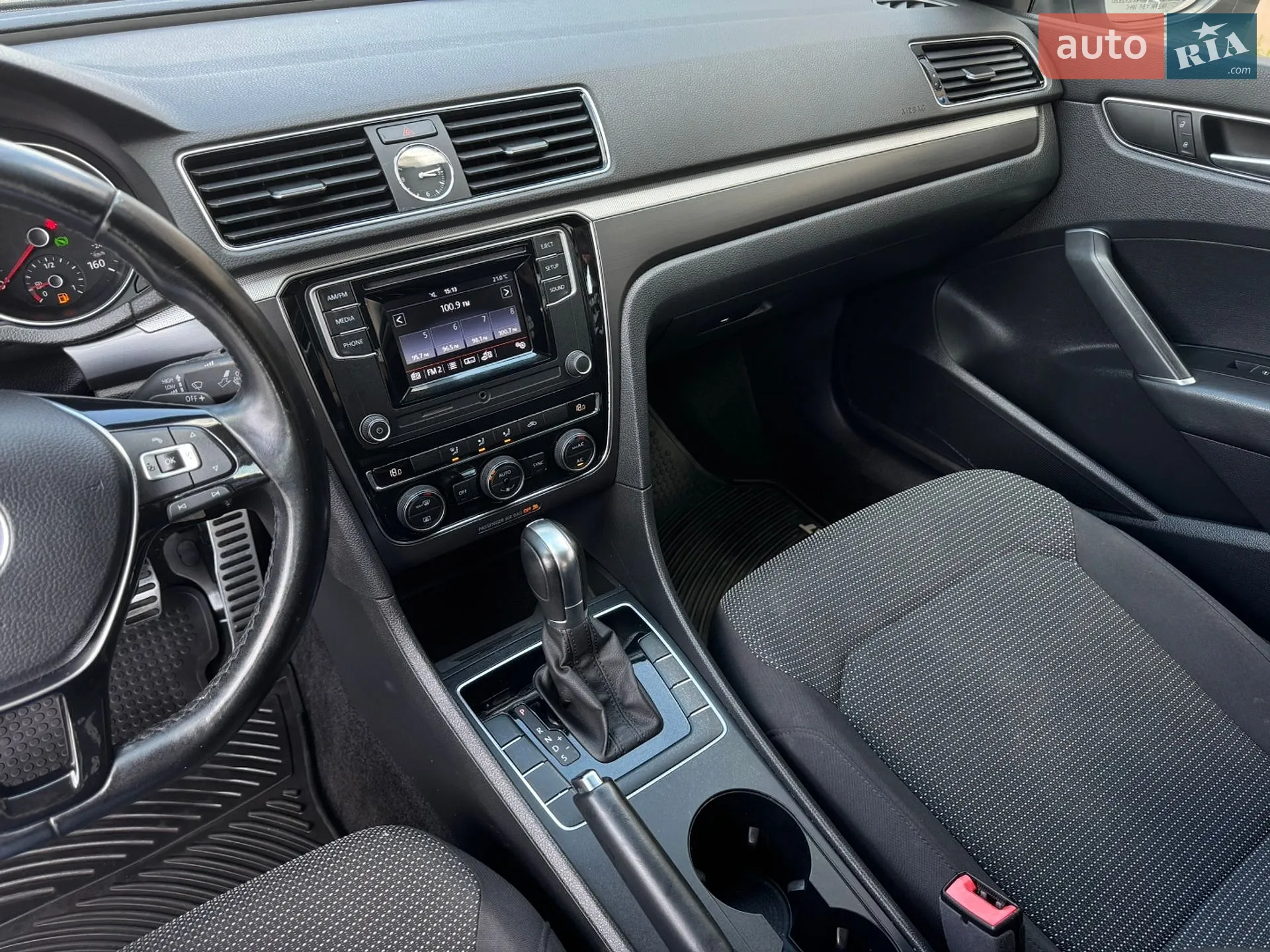 2016 Volkswagen Passat - мініатюра 29
