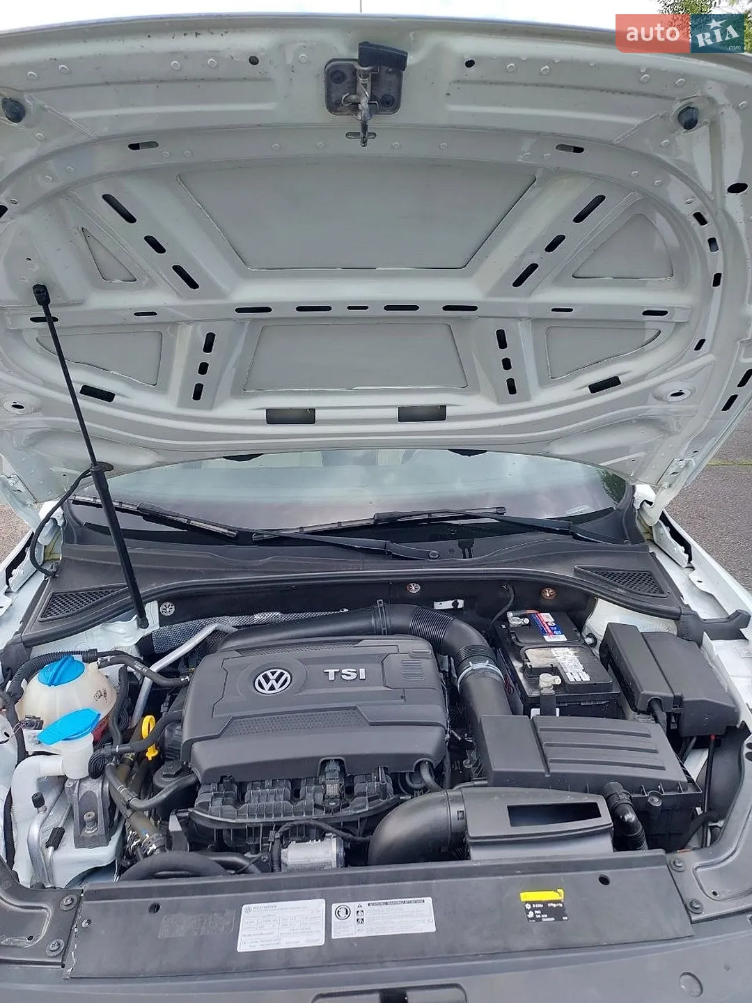 2018 Volkswagen Touareg - мініатюра 21