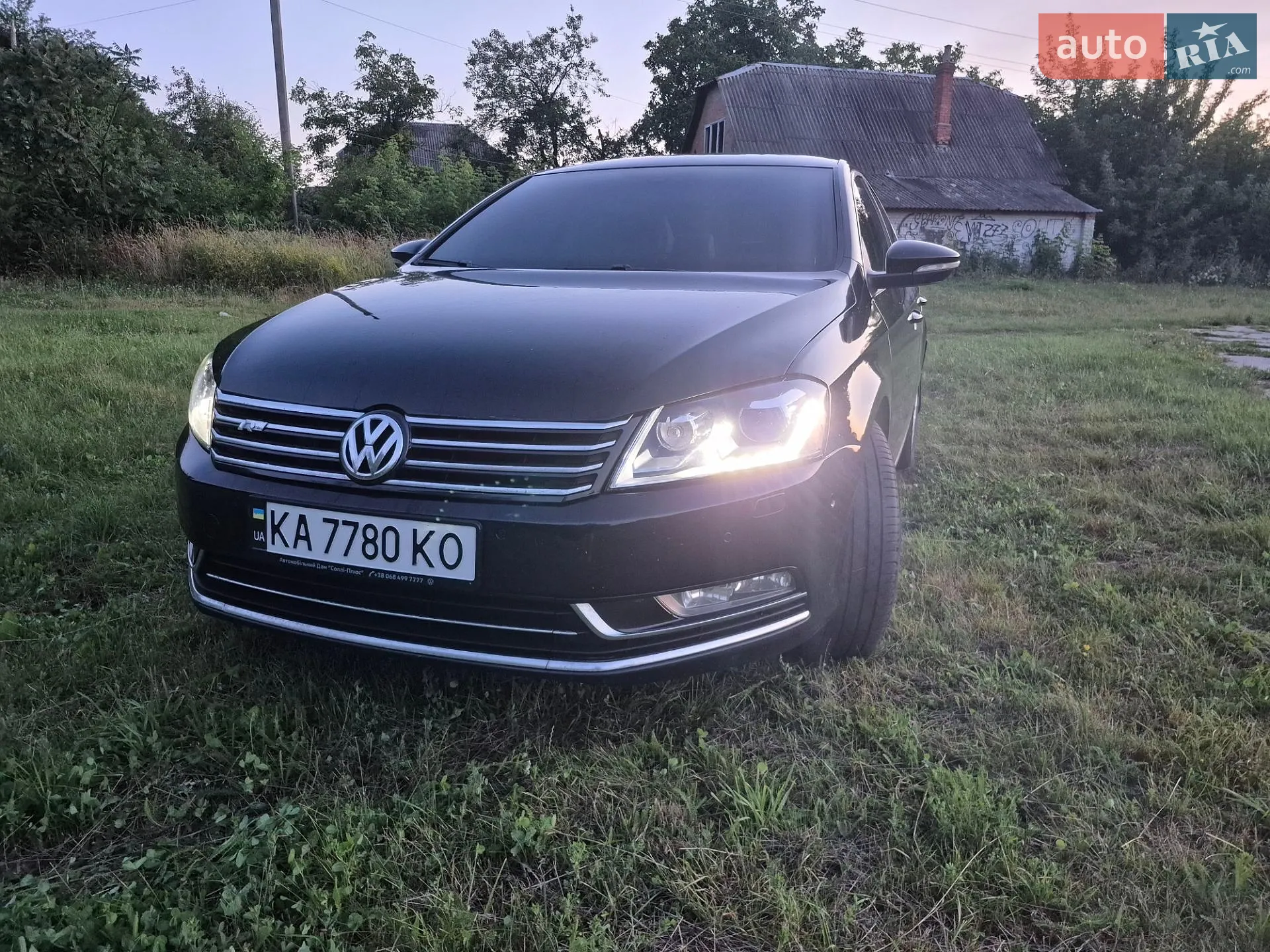 2011 Volkswagen Passat - мініатюра 2