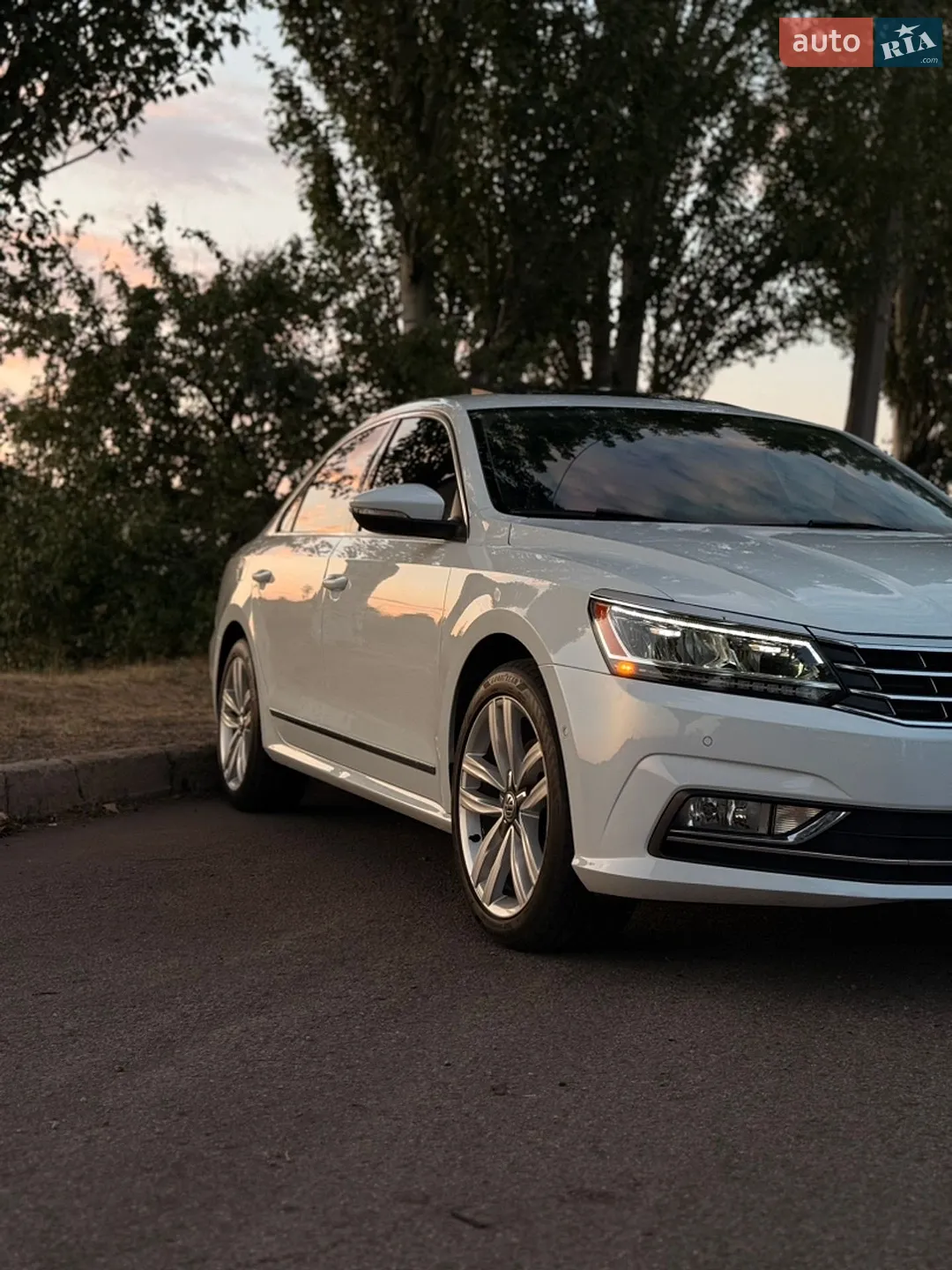 2016 Volkswagen Passat - мініатюра 2