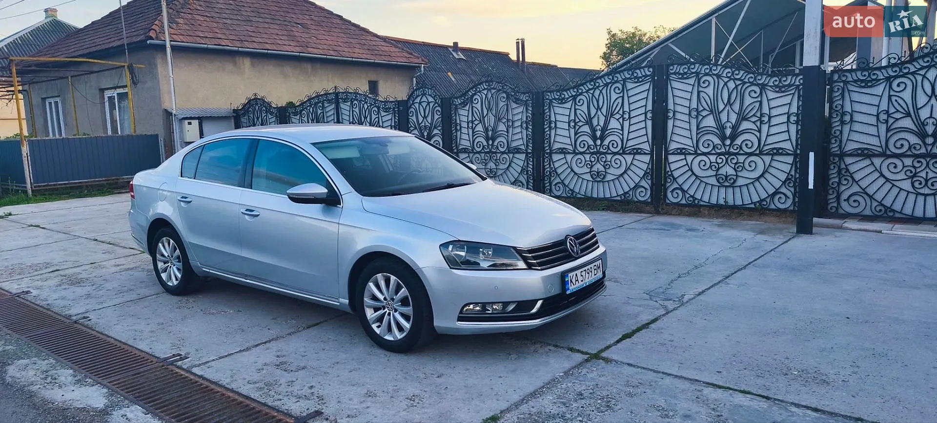 2011 Volkswagen Passat - мініатюра 2