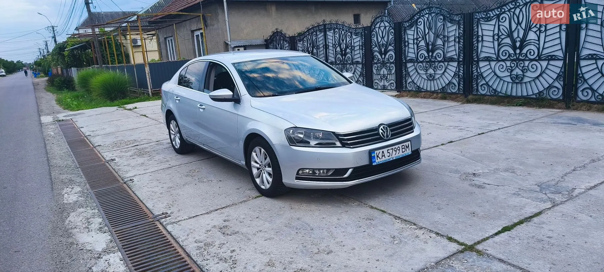 2011 Volkswagen Passat - фото 1