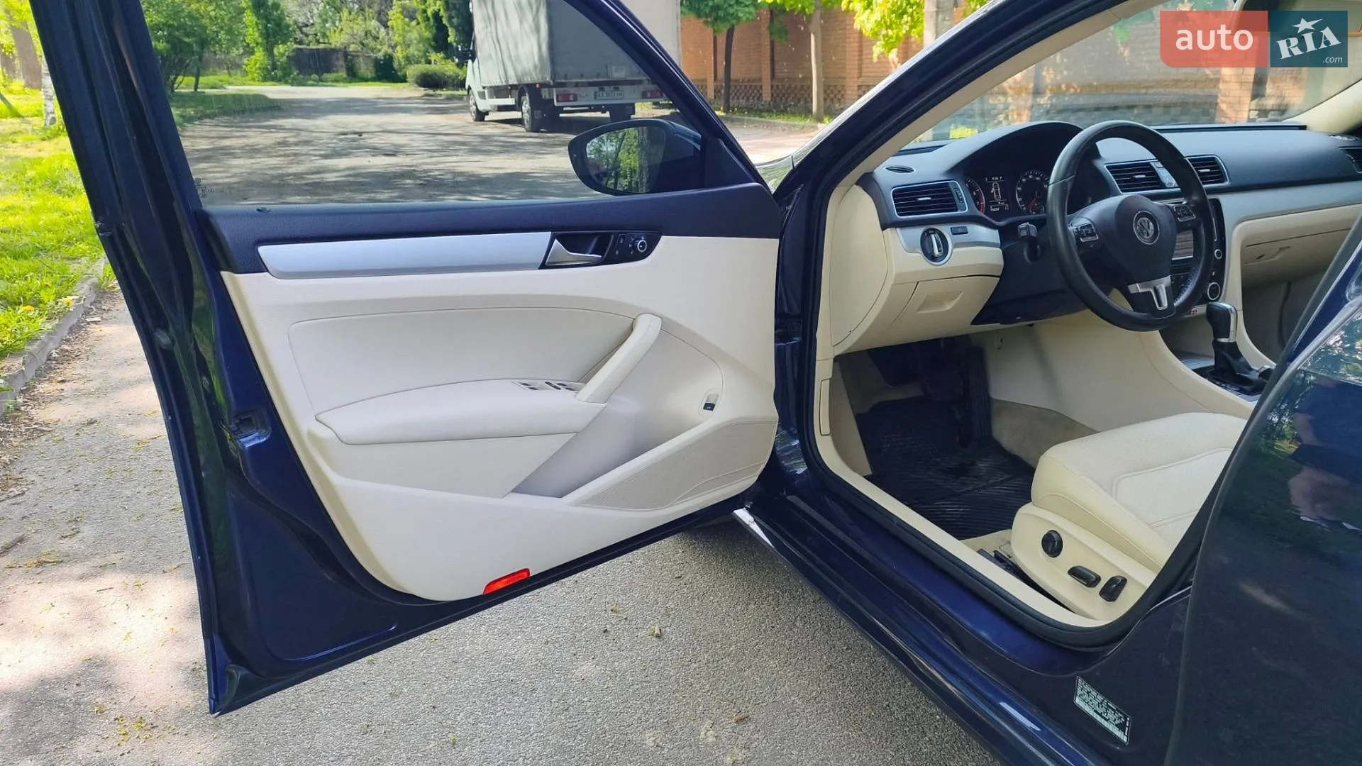 2011 Volkswagen Passat - мініатюра 23