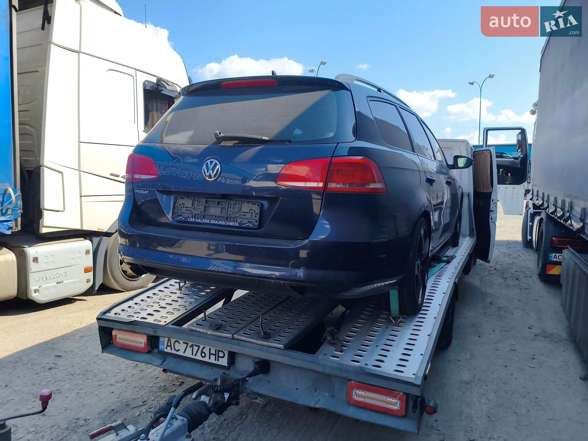 2010 Volkswagen Passat - мініатюра 2