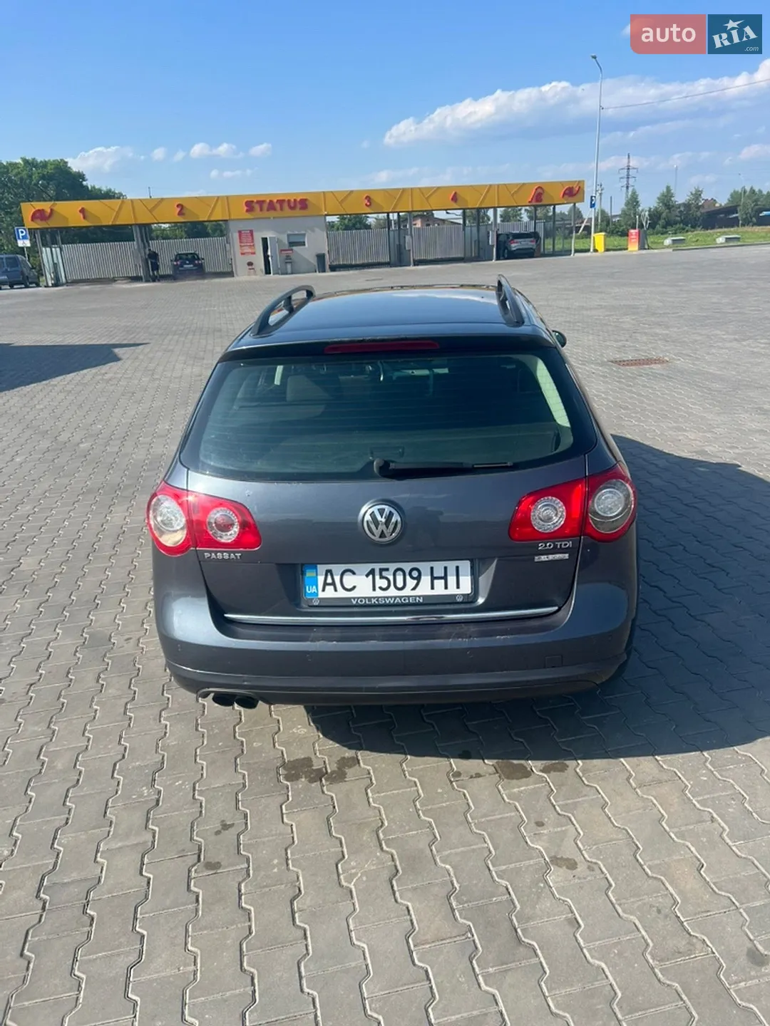 2010 Volkswagen Passat - мініатюра 3
