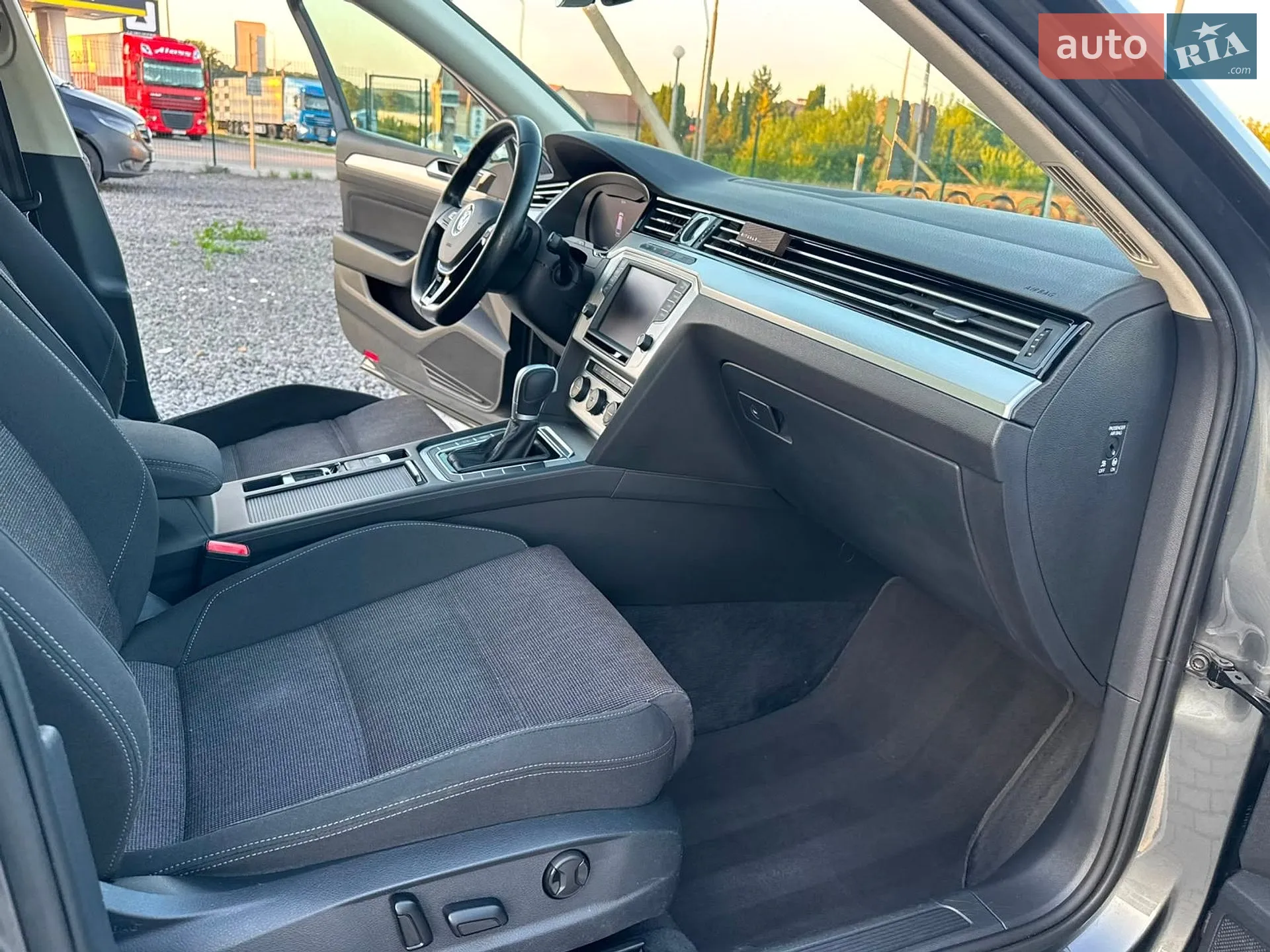 2017 Volkswagen Passat - мініатюра 21