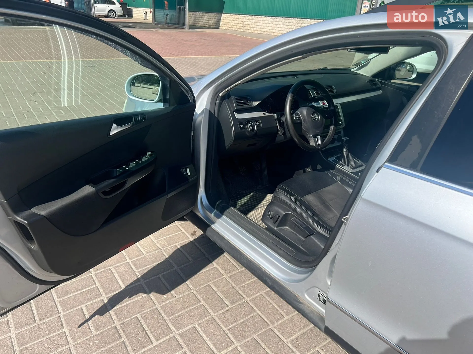 2010 Volkswagen Passat - мініатюра 5