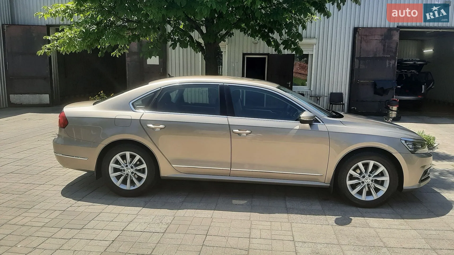 2016 Volkswagen Passat - мініатюра 2