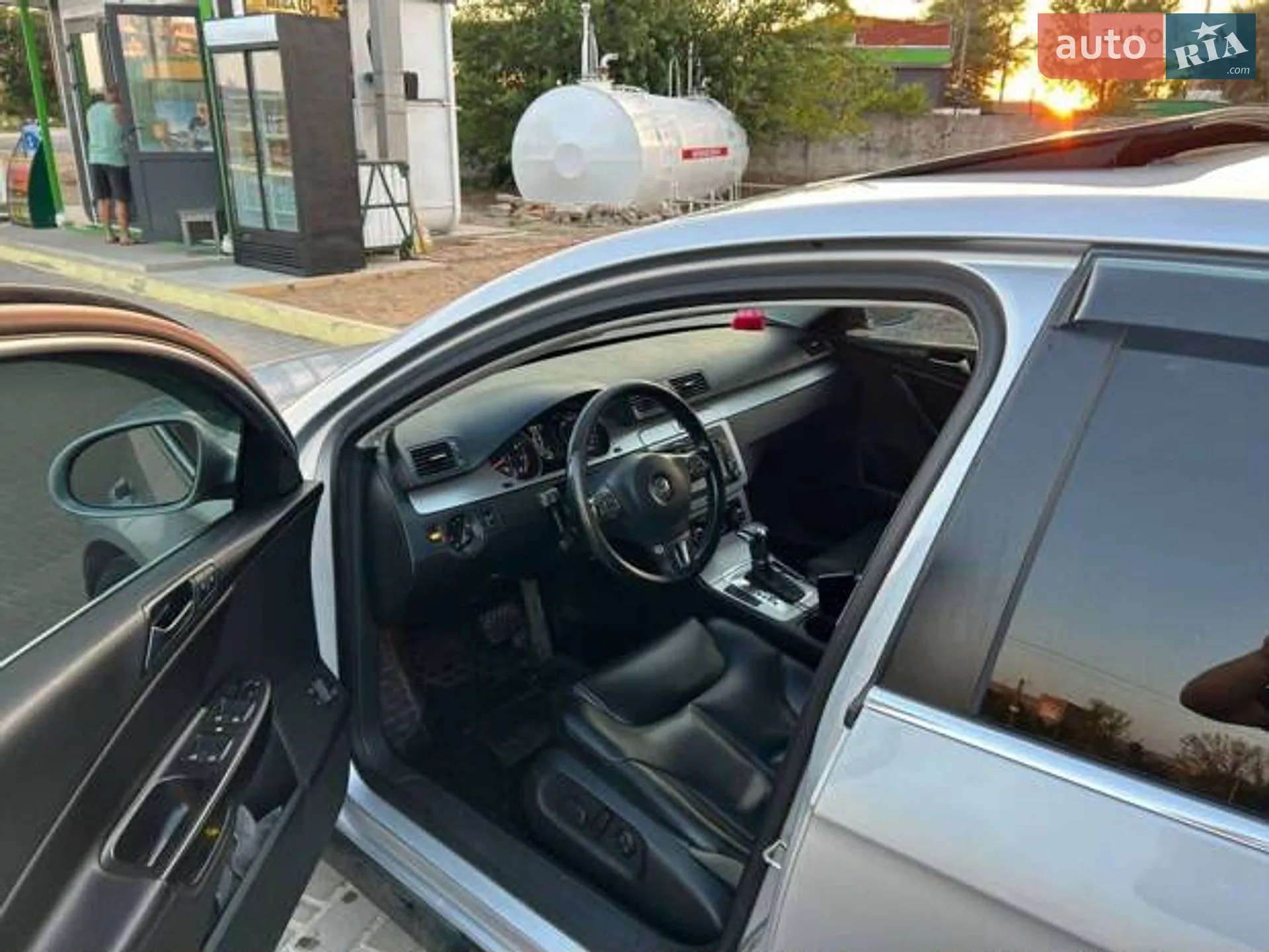 2010 Volkswagen Passat - мініатюра 8