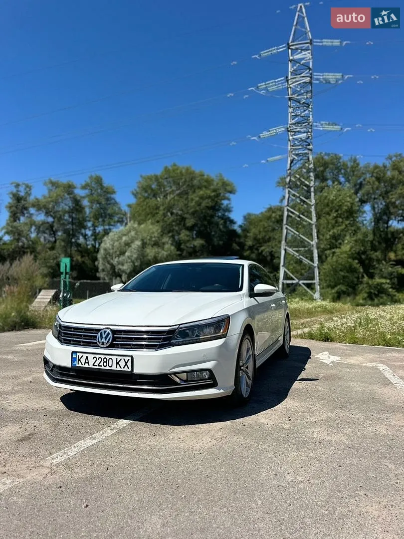 2017 Volkswagen Passat - фото 1