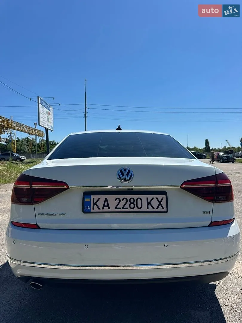 2017 Volkswagen Passat - мініатюра 10