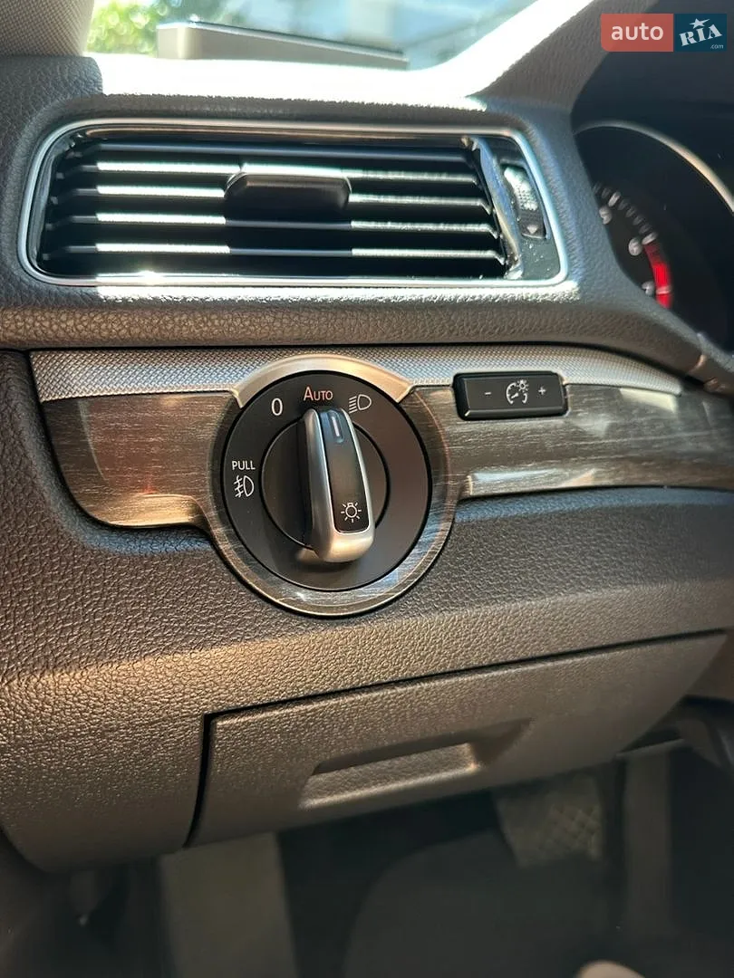 2017 Volkswagen Passat - мініатюра 28