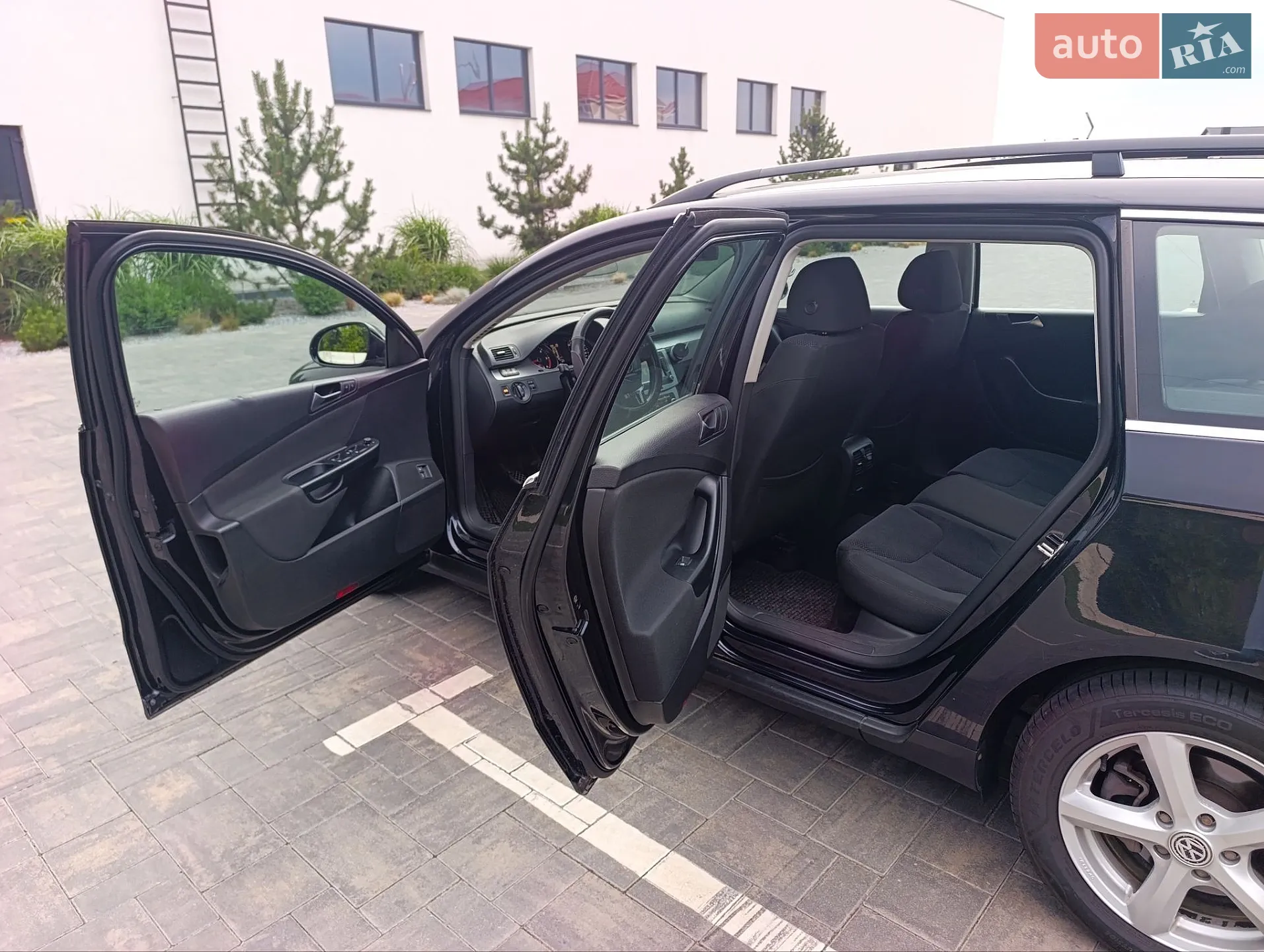 2010 Volkswagen Passat - мініатюра 2
