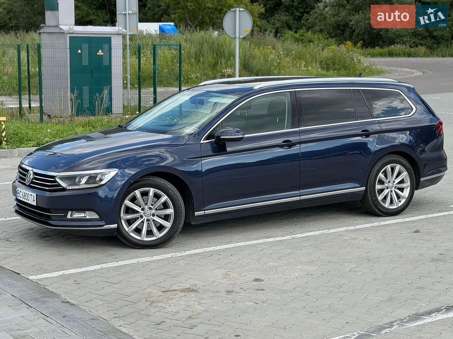 2017 Volkswagen Passat - мініатюра 2