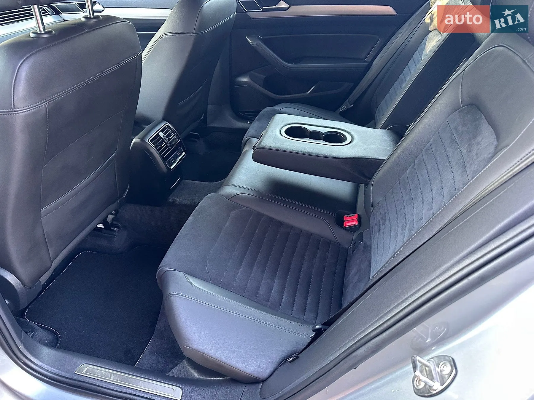 2019 Volkswagen Passat - мініатюра 25