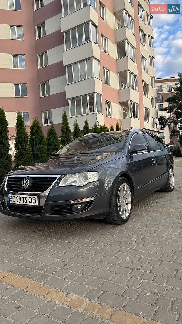 2010 Volkswagen Passat - фото 1