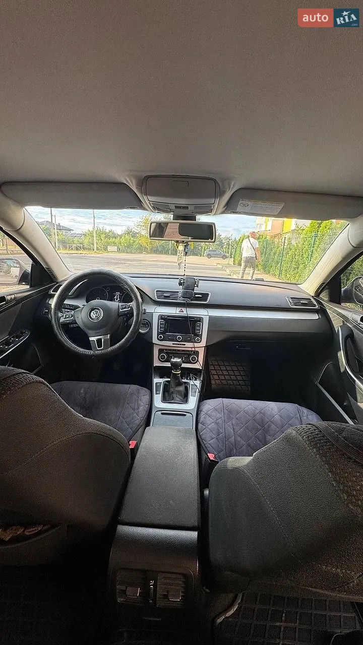 2010 Volkswagen Passat - мініатюра 27