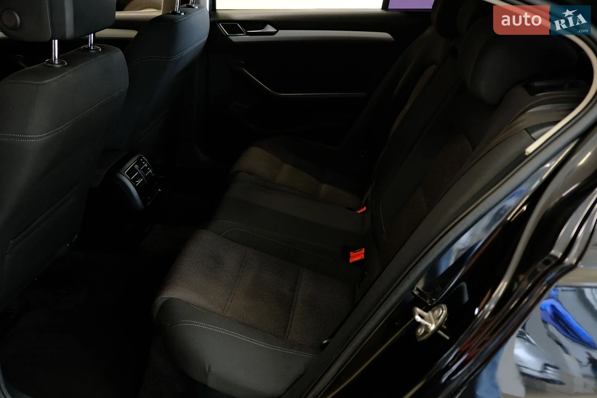 2017 Volkswagen Passat - мініатюра 27
