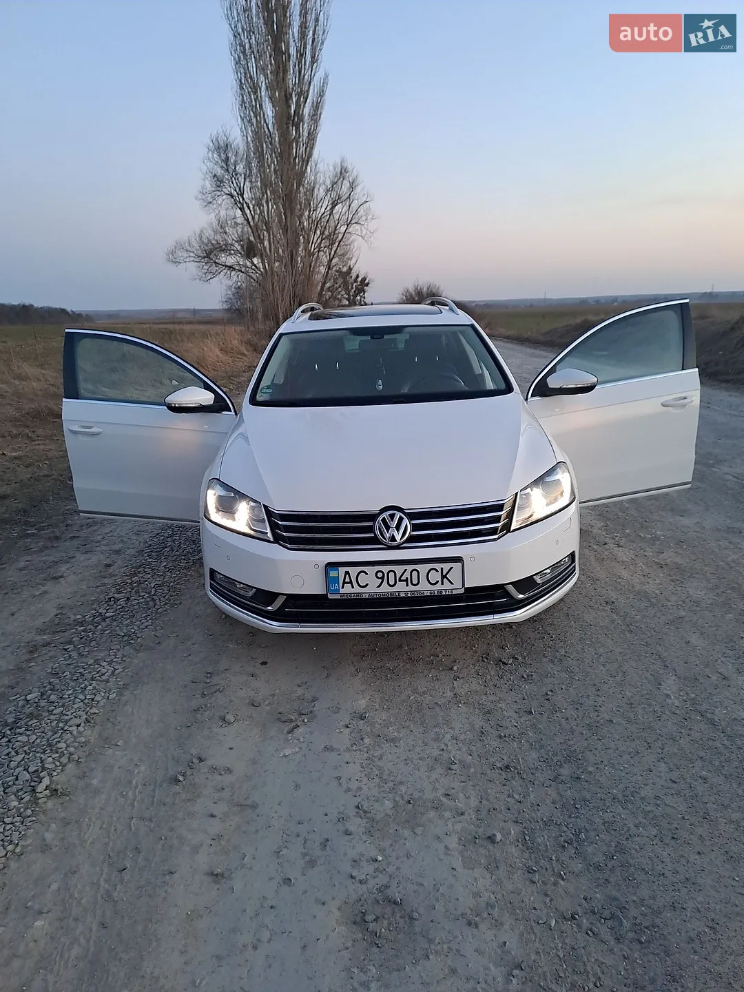 2012 Volkswagen Passat - мініатюра 3